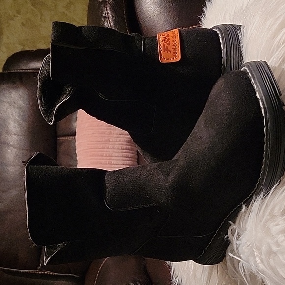 Shoes - Fur Lined Short Boots